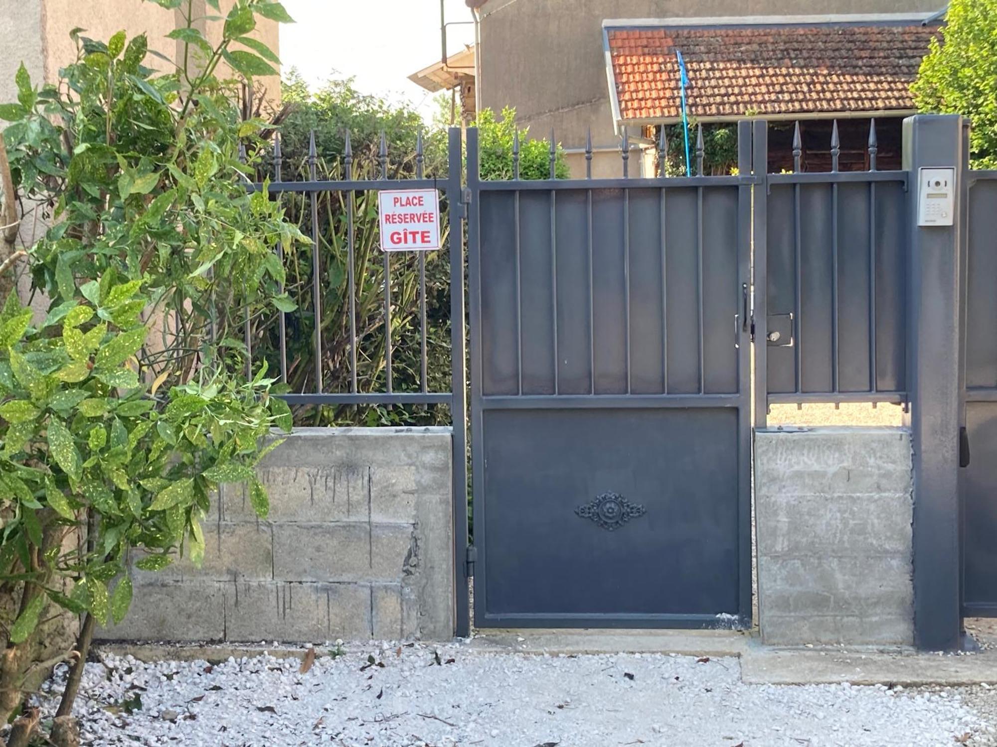 Gite Des Bons Voisins Marigny-le-Cahouet Екстериор снимка